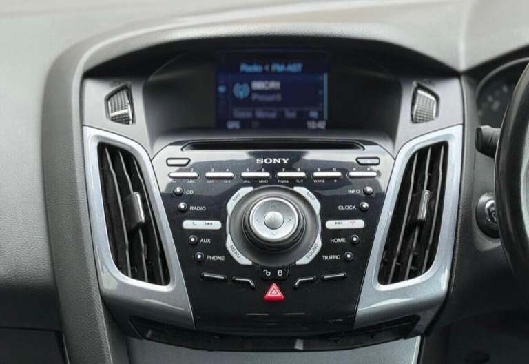 2014 Ford Focus 1.6 TDCi 115 Titanium Navigator 5dr HATCHBACK DIESEL Manual