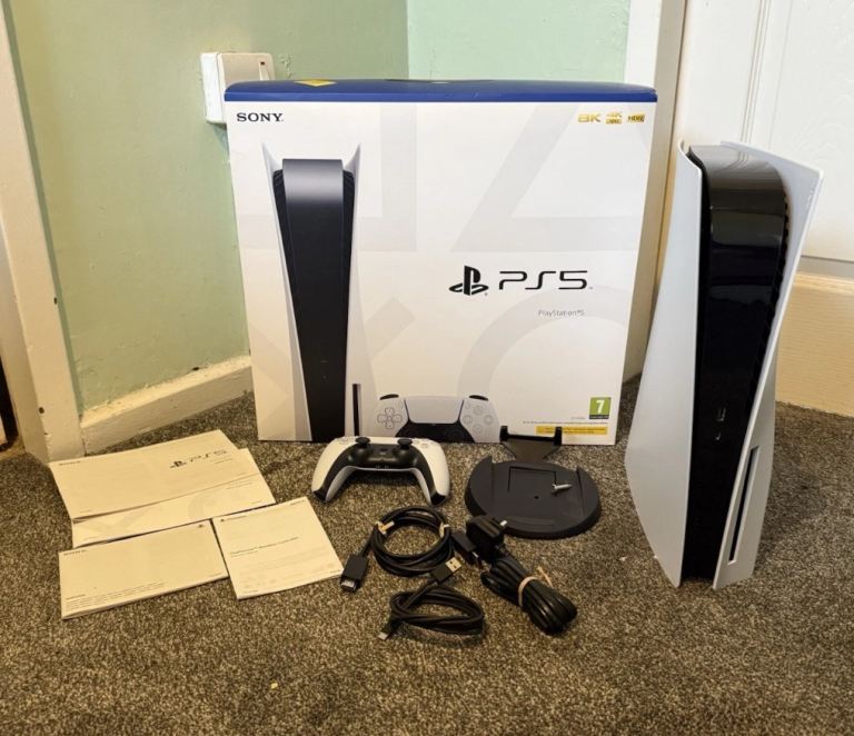 PlayStation 5 825GB