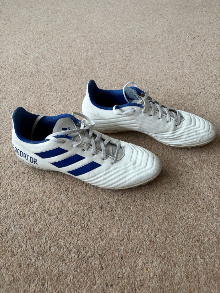 Adidas Predator Football trainers 