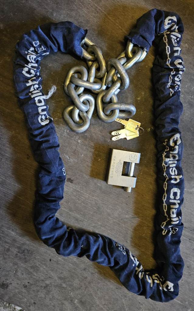 English Chains Hardened Motorcycle Chain And Padlock - 2m / 13mm