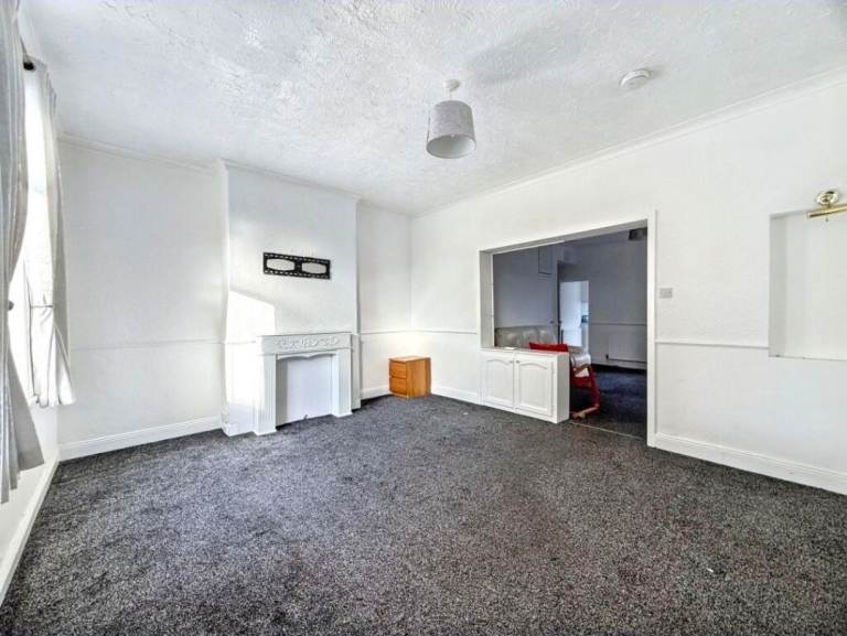 2 Bedroom Mid terrace house for Rent