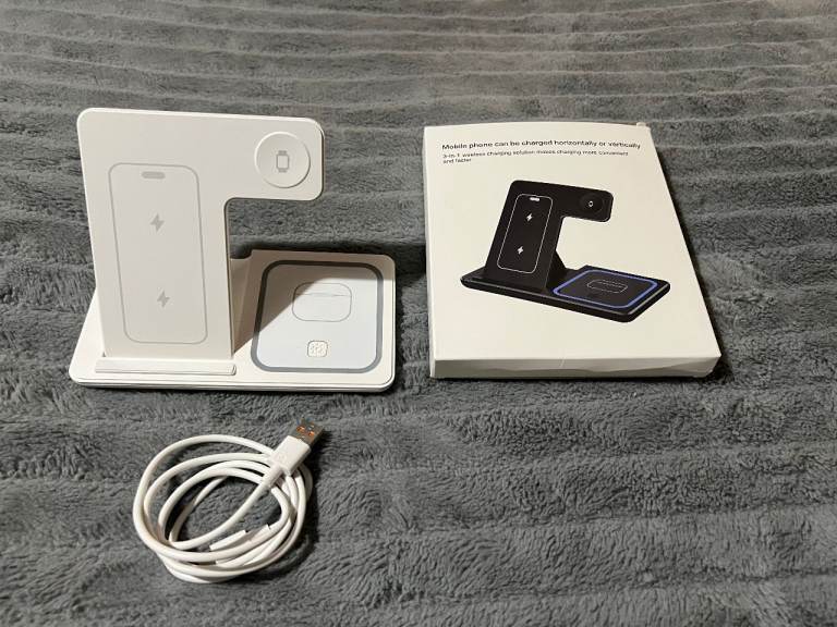 3-in-1 Foldable Wireless Charger – Phone, Apple Watch & Earbuds