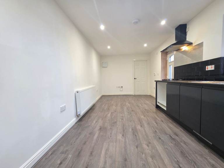 ALL BILLS INCLUSIVE - ONE BEDROOM GROUND FLOOR FLAT
