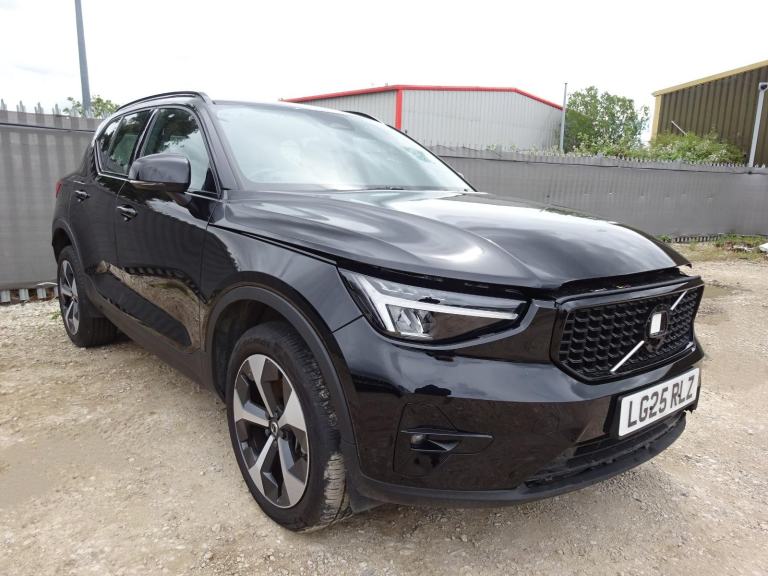 2025 25 REG VOLVO XC40 + B4 AUTO DAMAGED REPAIRABLE SALVAGE