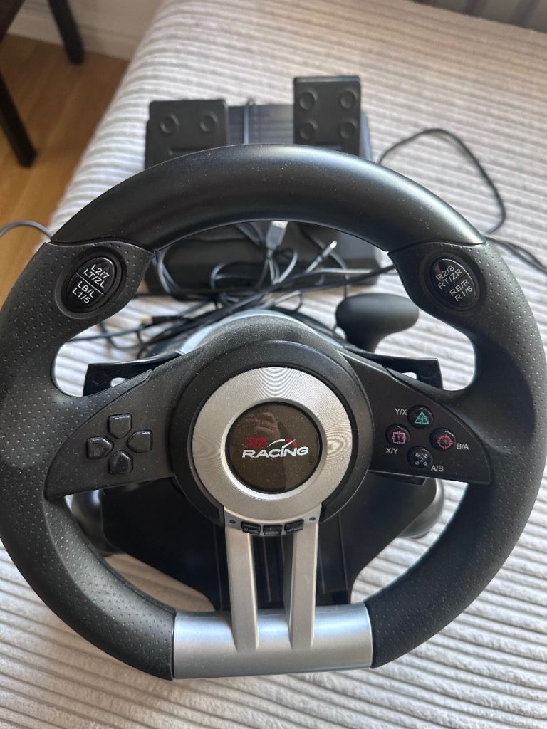 Steering wheel compatible with all consoles and PC