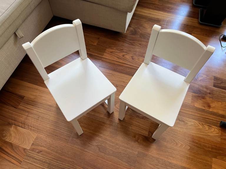 2 SUNDVIK Children's chairs, white