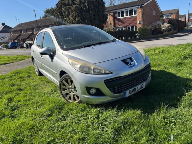 PEUGEOT 207 1.6 VTi Allure 2011