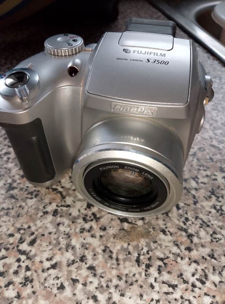 Fuji digital camera 