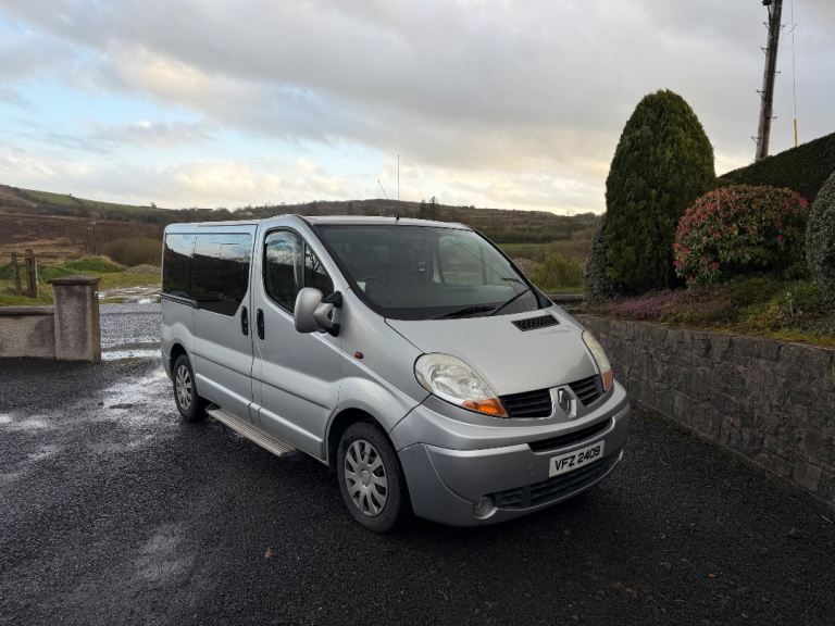 Renault Trafic DCi 115 9 seater / camper 