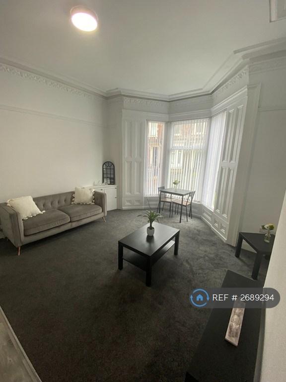 1 bedroom flat in Argyle Square, Sunderland, SR2 (1 bed) (#2689294)