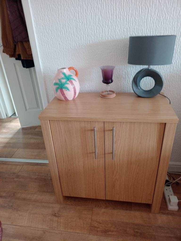 SIDEBOARD/CABINET. 