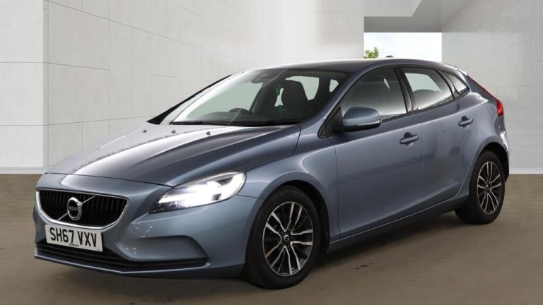 2017 VOLVO V40 2.0 Momentum T2 Blue Manual Petrol