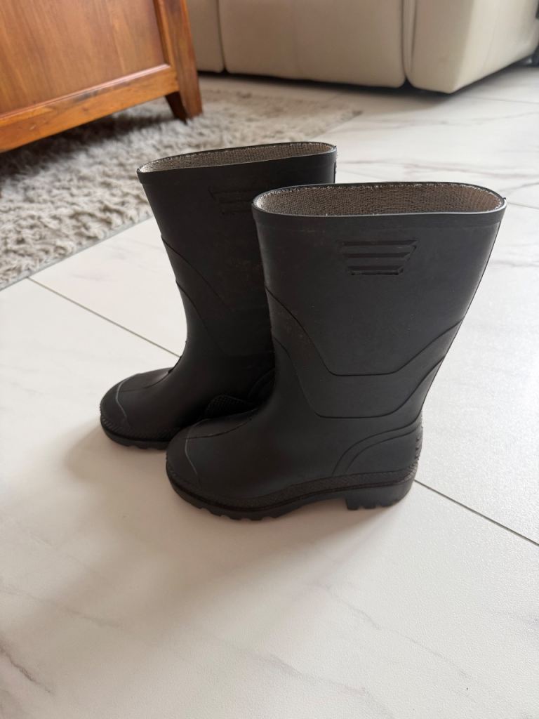 Kids wellies size 1