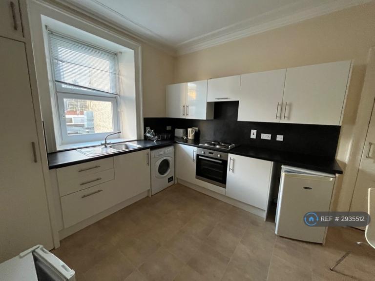 1 bedroom flat in Chapel Street, Aberdeen, AB10 (1 bed) (#2935512)