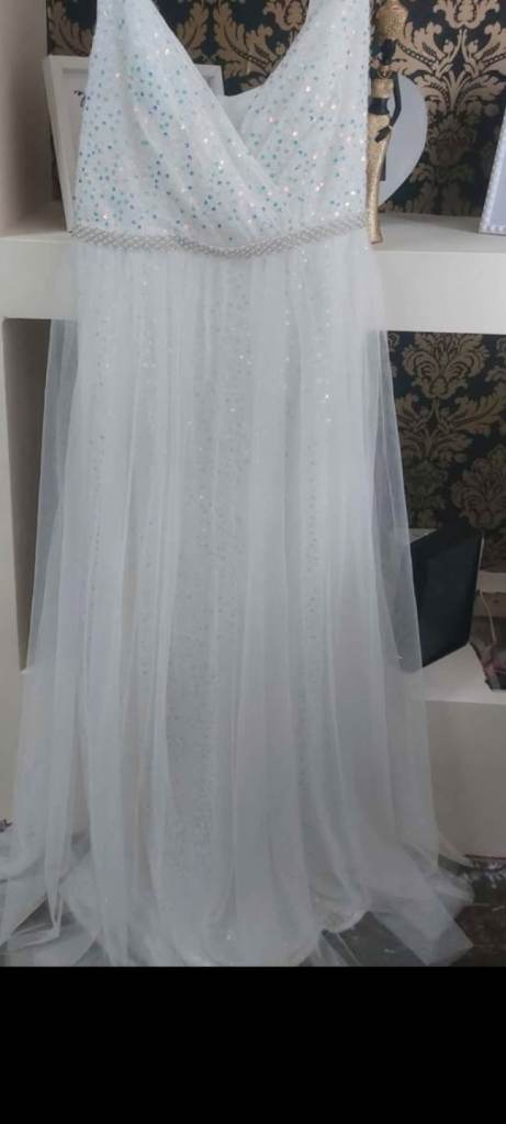 Wedding dress and accessories 