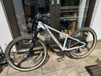 Whyte Secta Youth Mountain Bike; Hardtail; 26" wheels and 13" frame