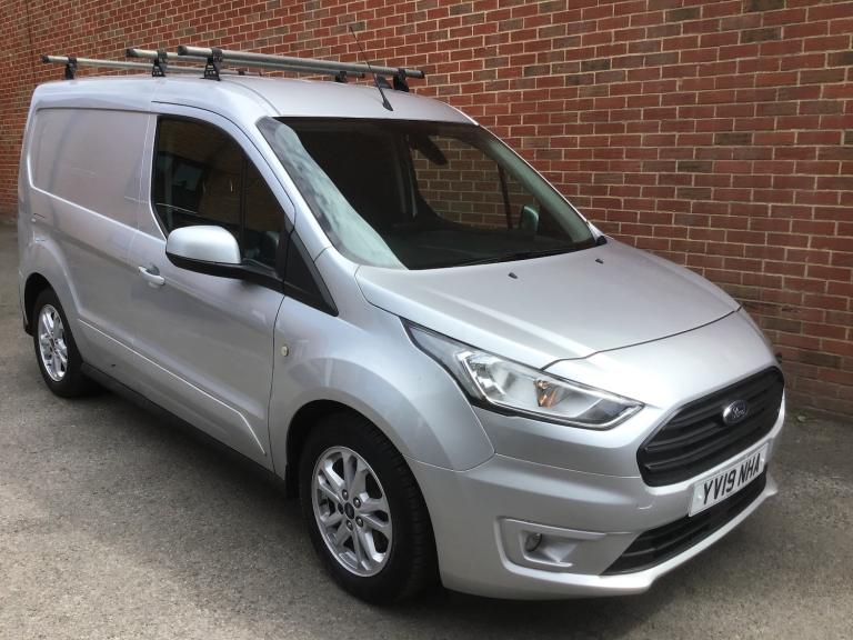 ford transit connect LTD SWB low millage 3 seats AC reverse camera sat nav 
