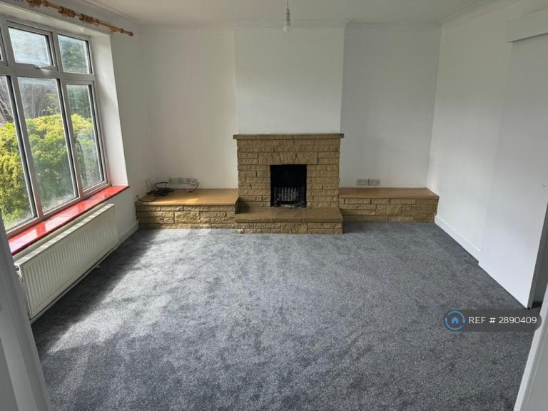 1 bedroom flat in Highway Road, Maidenhead, SL6 (1 bed) (#2890409)