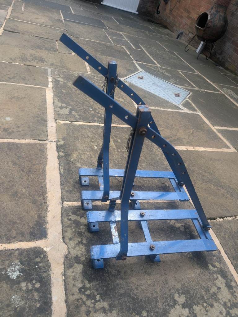 LADDER JACKS (PAIR) 