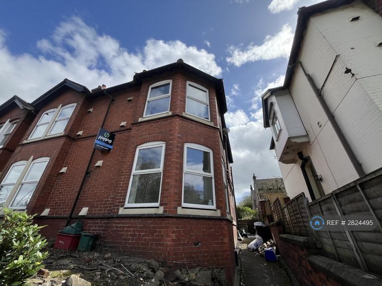 3 bedroom flat in Porthill Bank, Newcastle Under Lyme, ST5 (3 bed) (#2824495)