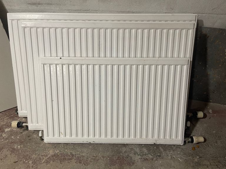 3 Radiators with thermostats