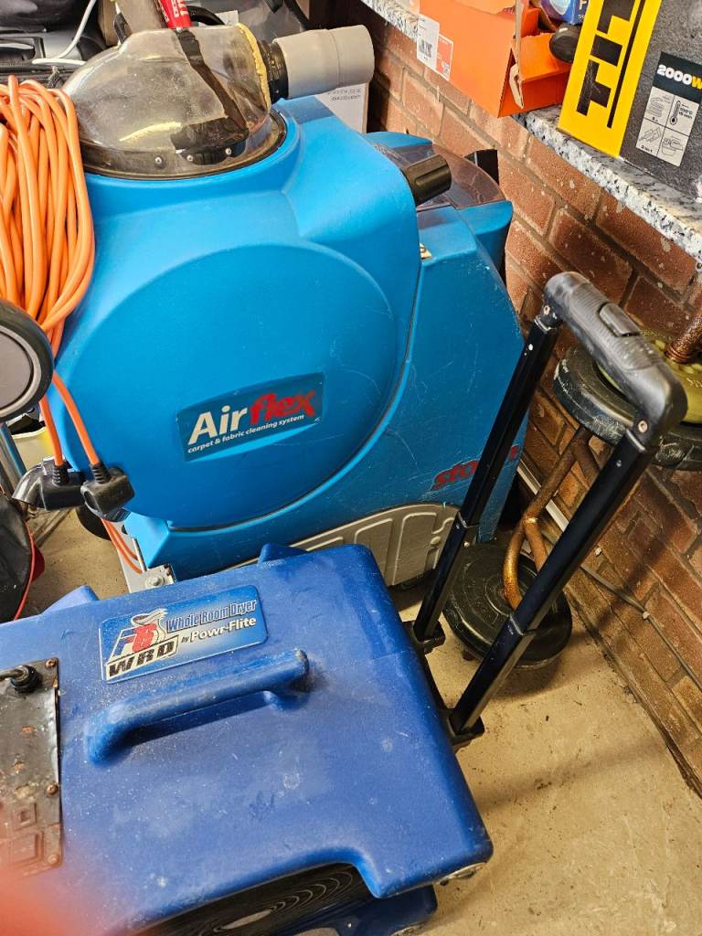 Professional carpet cleaning machine 