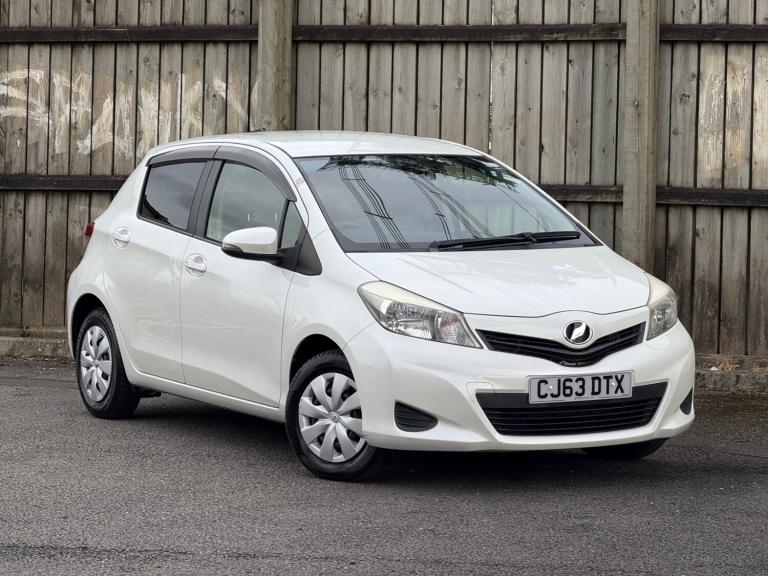 TOYOTA YARIS Active Auto ULEZ Low Milage