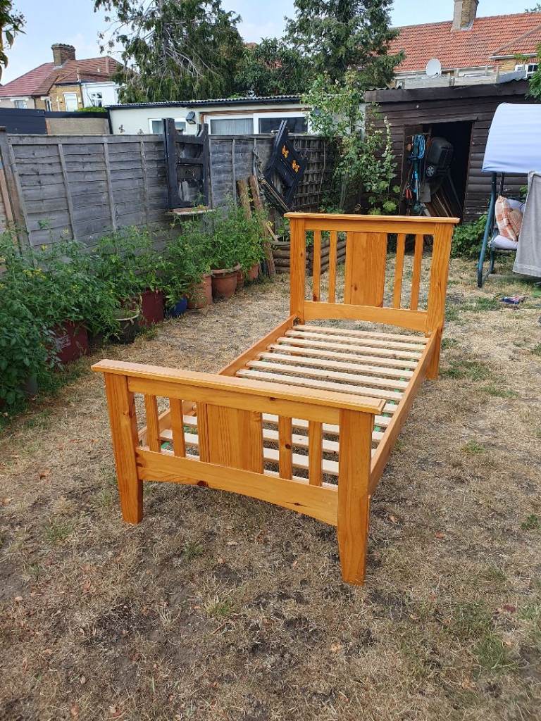 Pine single bed
