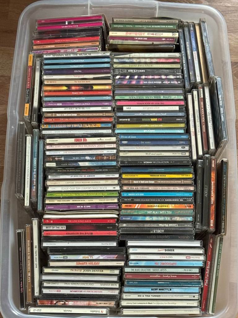 Huge CD bundle 145+ Random CDS