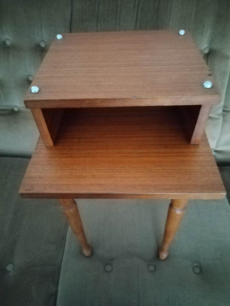 LOVELY TABLE 