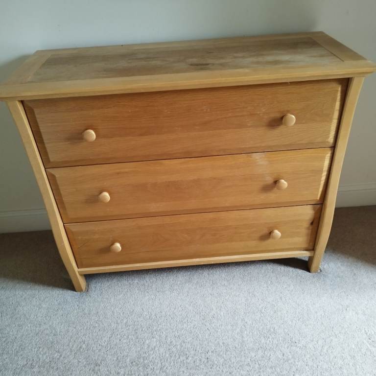Chest of drawers