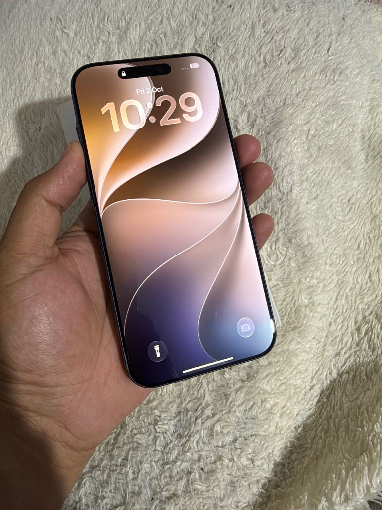 iPhone 17 Pro Max 1TB is in Excellent Condition 