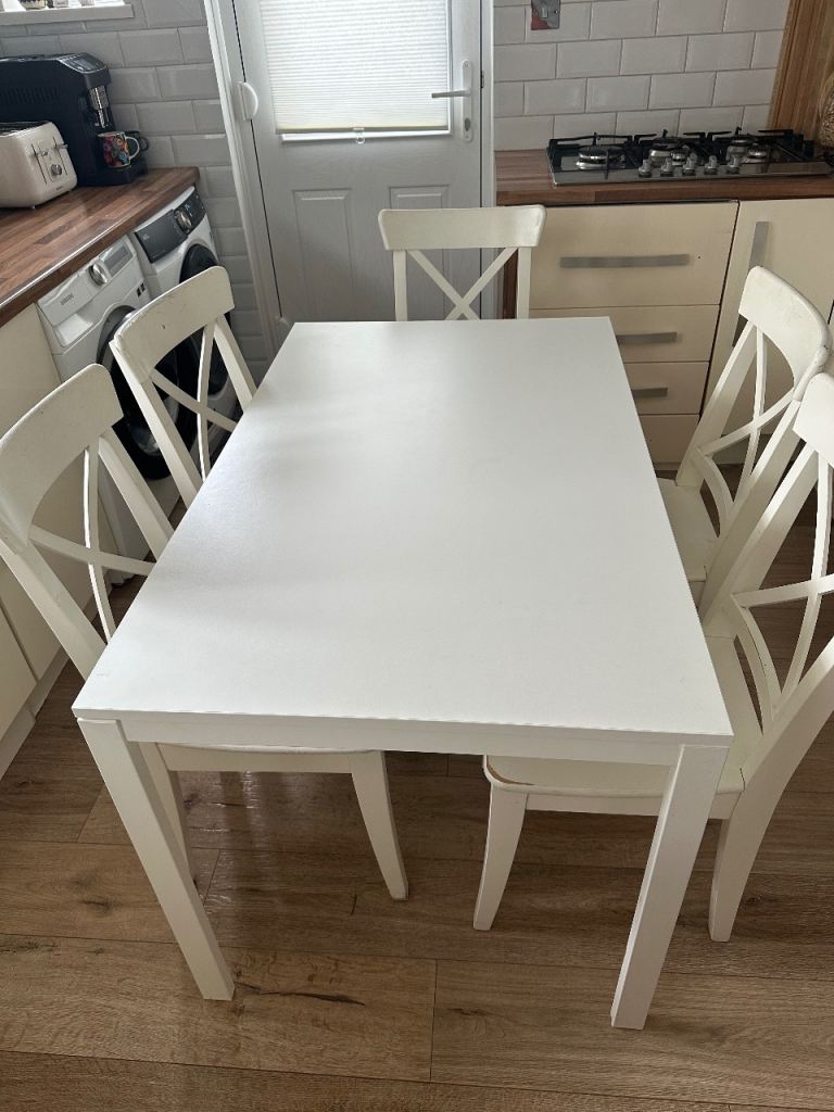 White table with chairs 