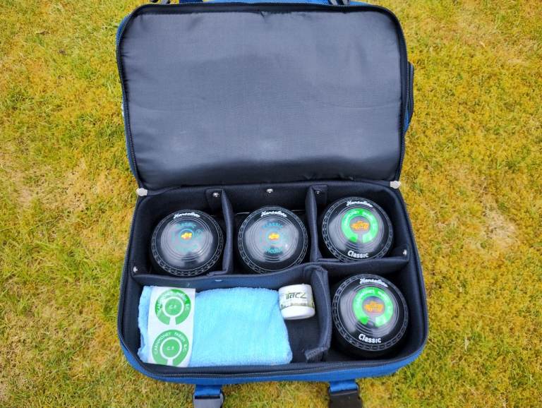 Bowls Set with Carry Bag – Good Condition