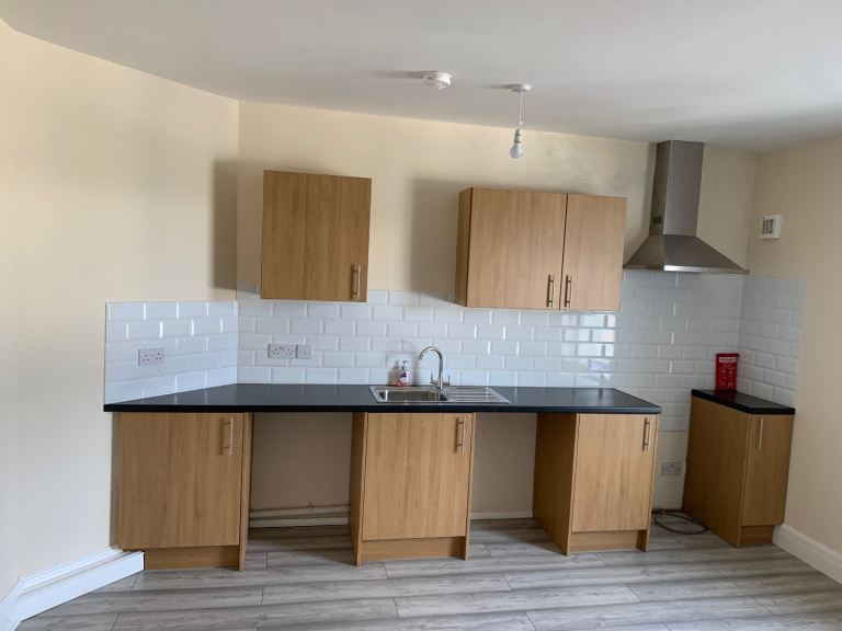 1 bedroom flat, Bridgend town centre