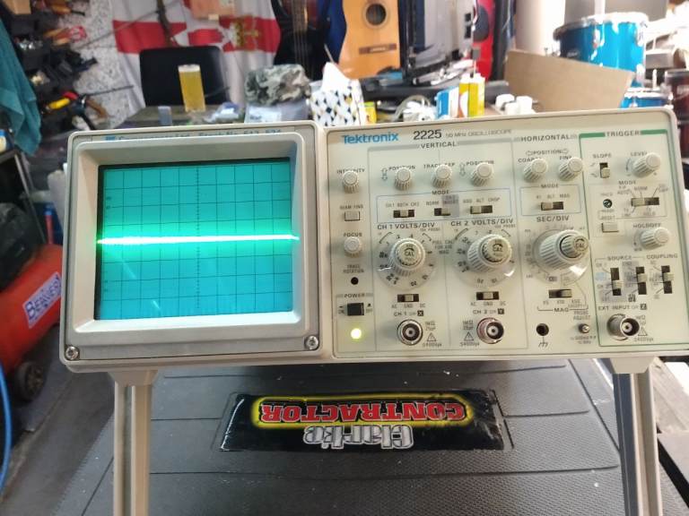 TEKTRONIX 2225 ANALOG OSILLISCOPE