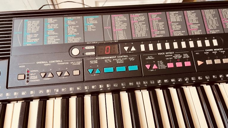 Yamaha PSR-215 Electronic keyboard + Stand