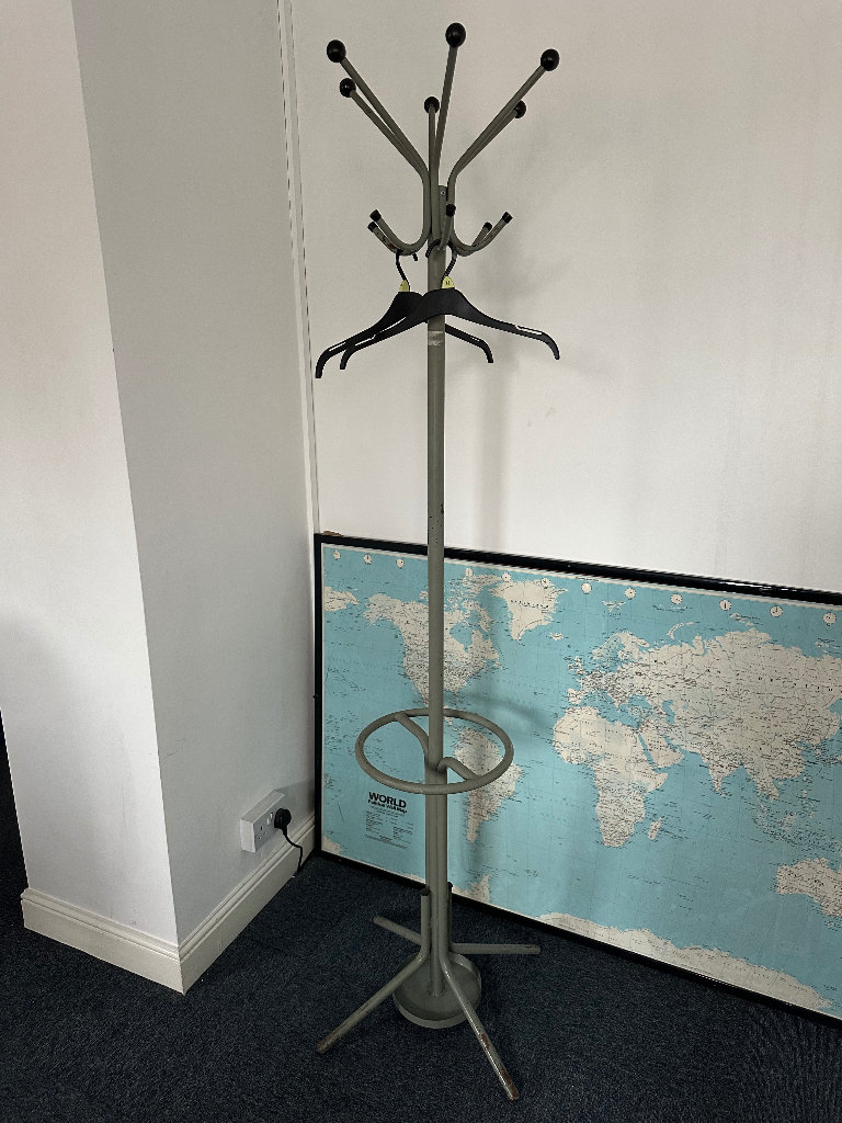 Coat hanger stand