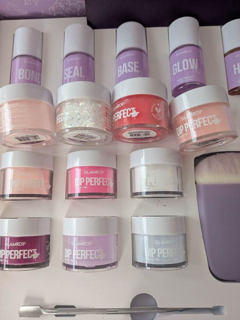 Glamrdip nail set. DIY nails at home