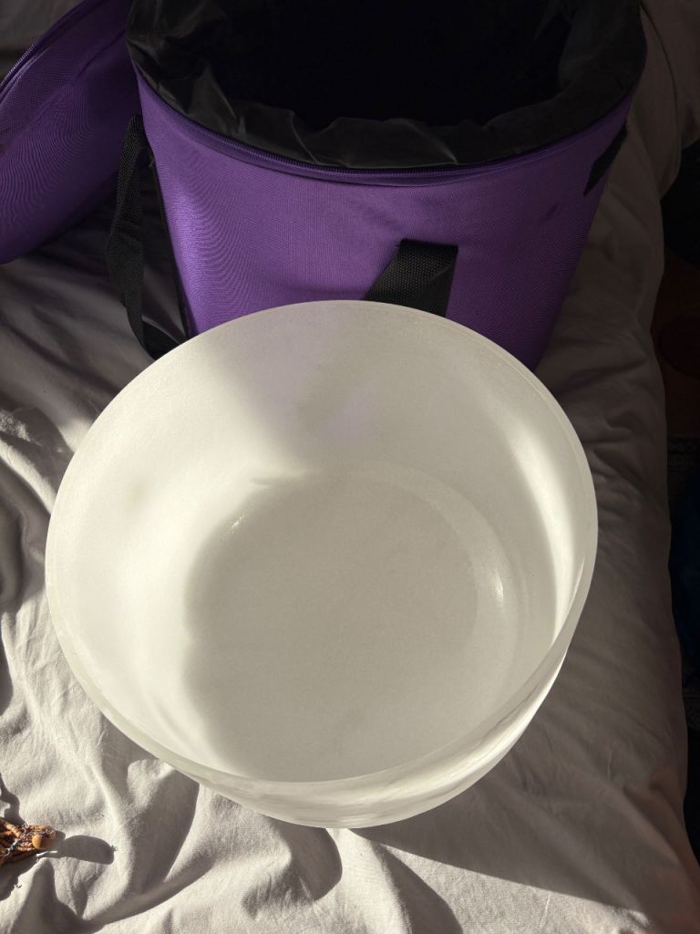 Quartz crystal singing bowl 12'' C note & case 