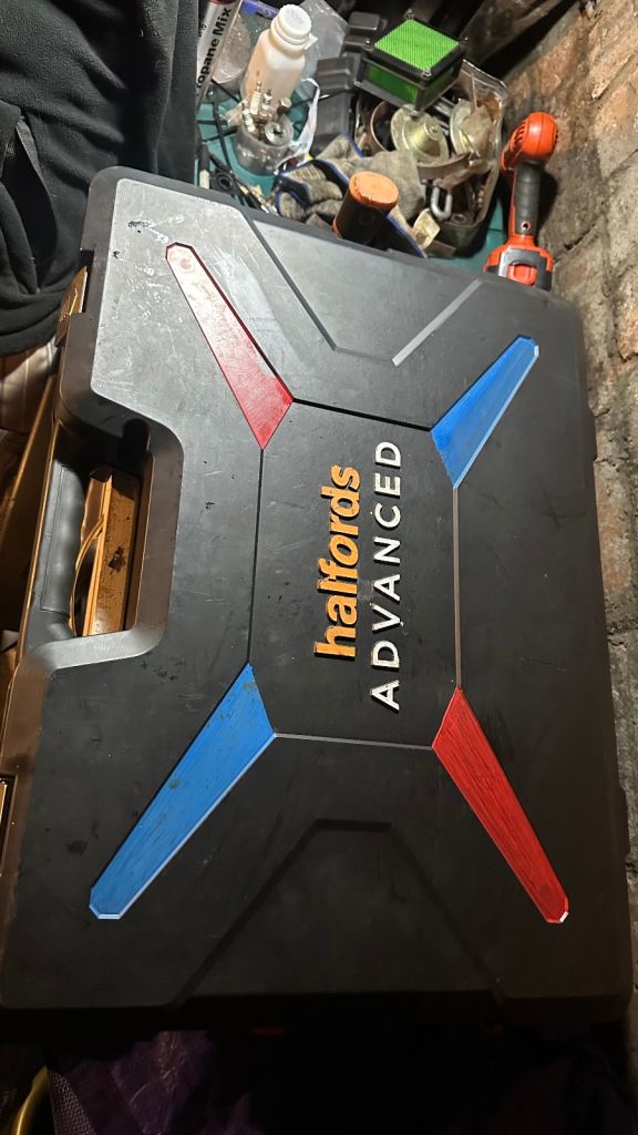 Halfords advanced 200 piece set w spanner’s 