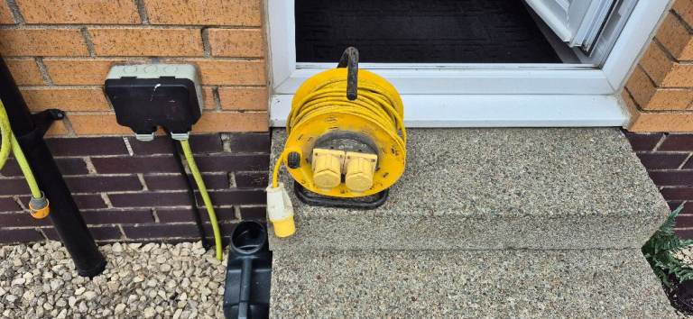 Yellow Extension Lead Reel with 2 Sockets – Good Condition