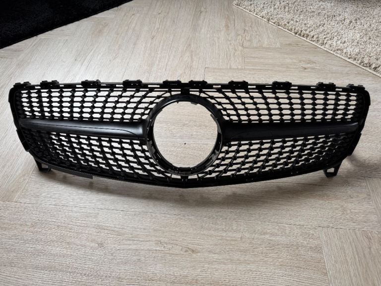 MERCEDES BENZ FRONT GRILL BLACK 