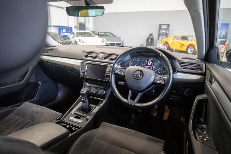 2016 Skoda Superb 2.0 TDI CR SE Technology 5dr ESTATE DIESEL Manual