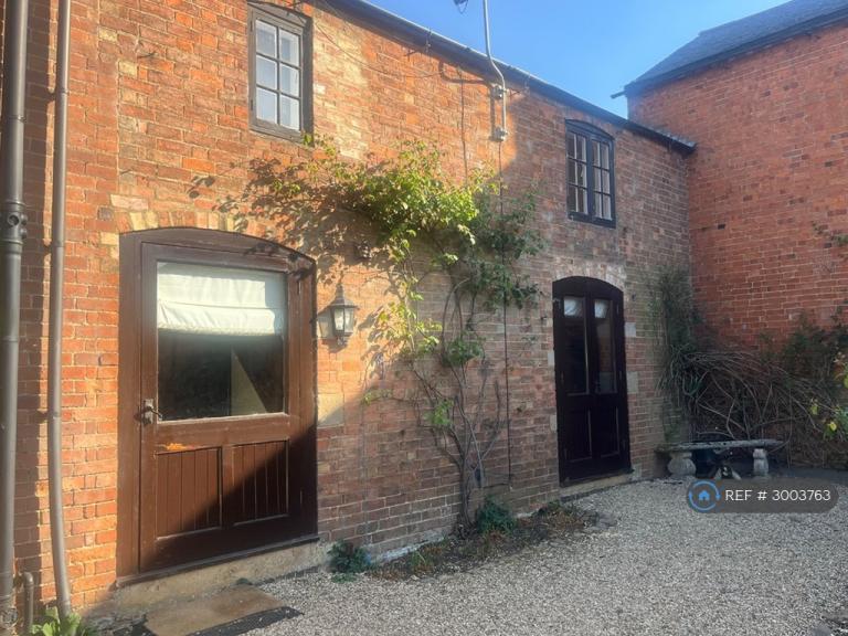 1 bedroom house in Main St, Lutterworth, LE17 (1 bed) (#3003763)