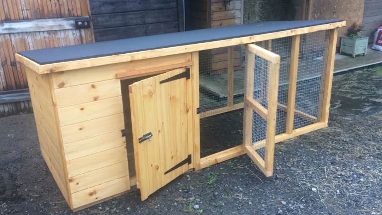 DOG KENNEL with RUN