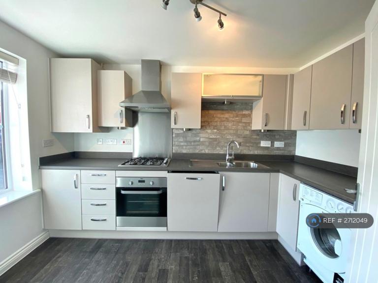 3 bedroom house in Broad Street, Crewe, CW1 (3 bed) (#2712049)