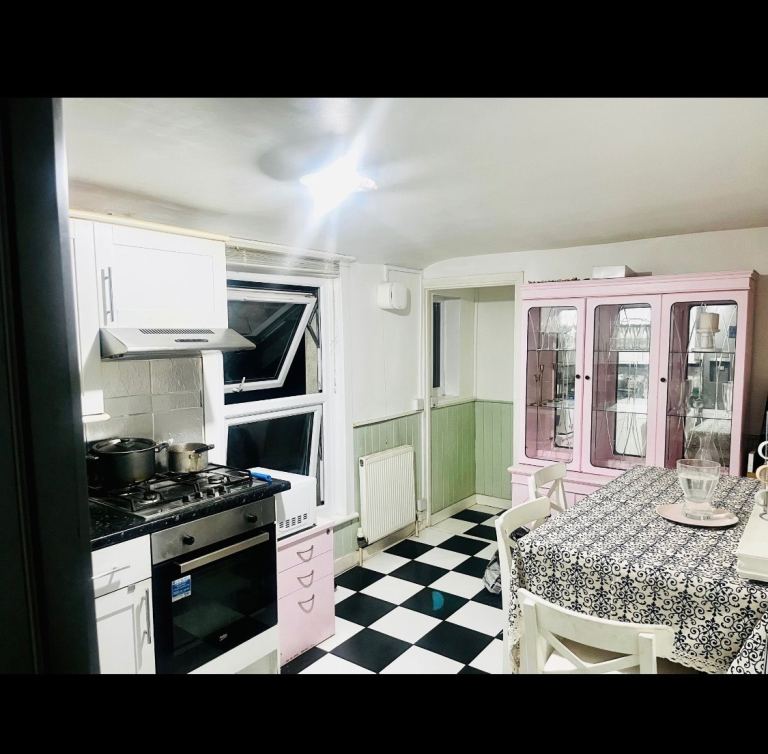 A very Large Double Bedroom to Rent in Stratford, E15.