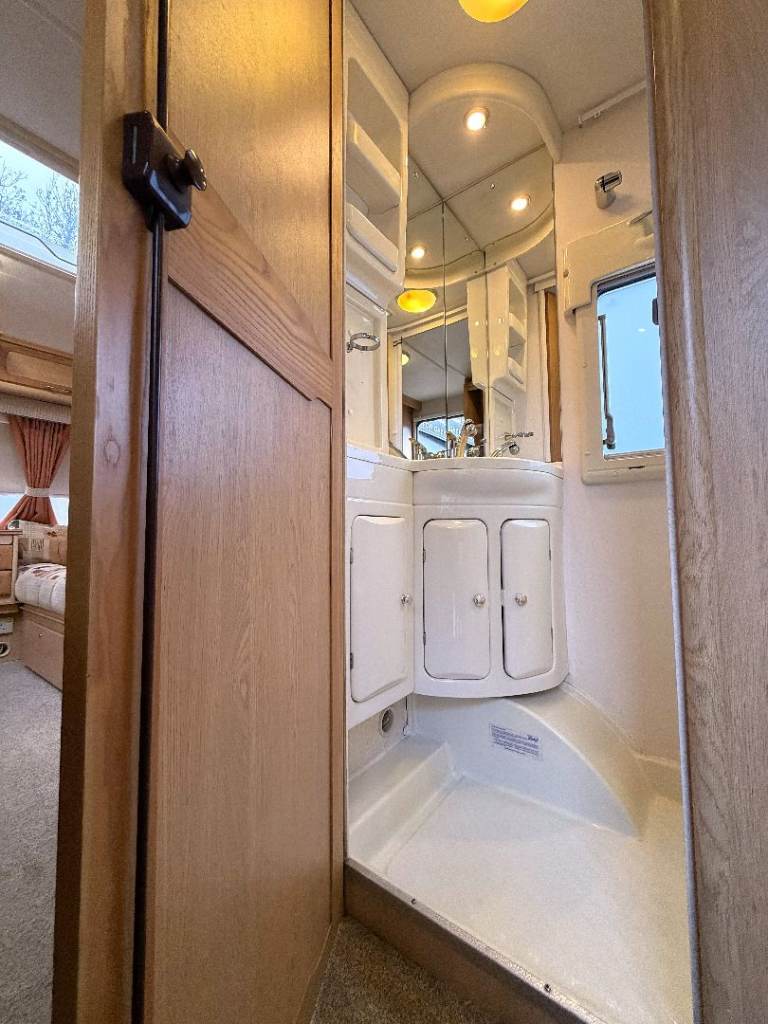 2003 ELDDIS ODYSSEY 505 5 BERTH, COULD MAKE FIXED BED, MOTOR MOVER & FULL AWNING