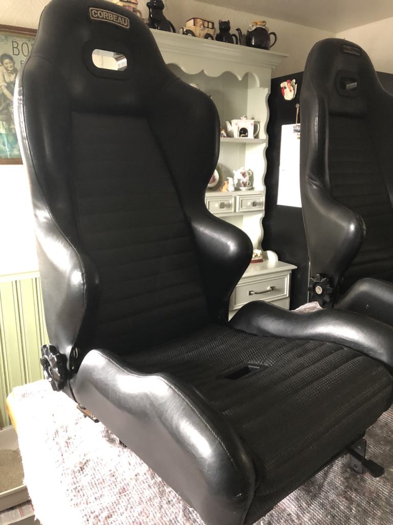 Corbeau gt recliners x2